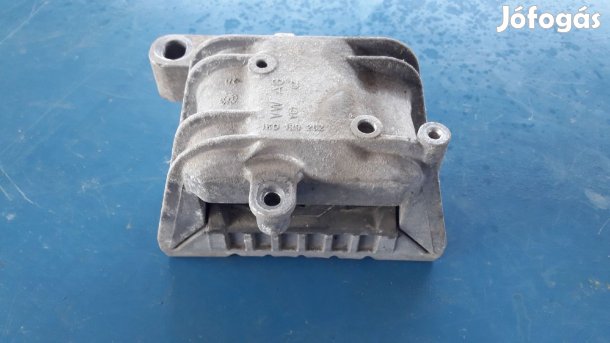 Skoda Octavia II Jobb Motortartó Bak