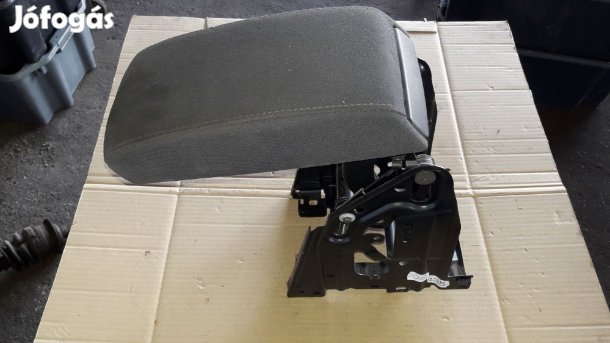 Skoda Octavia II Könyöklő