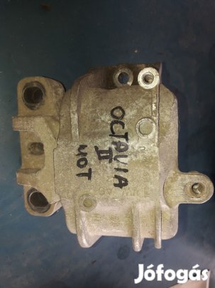 Skoda Octavia II Motortartó Bak