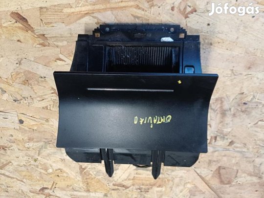 Skoda Octavia II (2006-2013) Első Hamutál