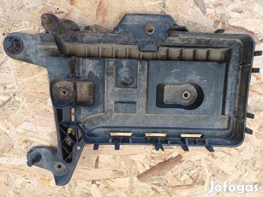 Skoda Octavia II (2006-2013)  Akkumulátor Tartó