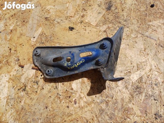 Skoda Octavia II (2006-2013)  Jobb Első Sárvédő Tartó