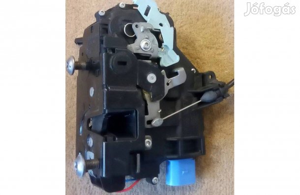Skoda Octavia II bal hátsó ajtó zárszerkezet 05D7-L0839015D