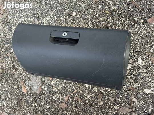 Skoda Octavia I 1 kesztyűtartó