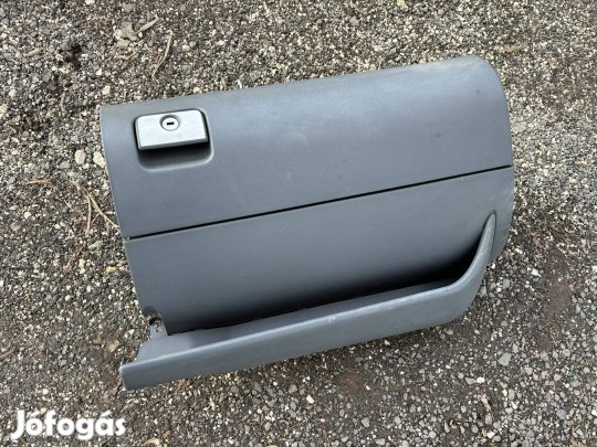 Skoda Octavia I 1 kesztyűtartó