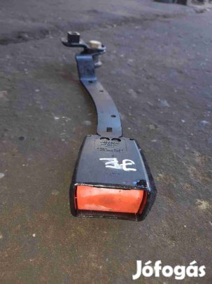 Skoda Octavia Jobb Első Biztonsági Öv Csatlakozó