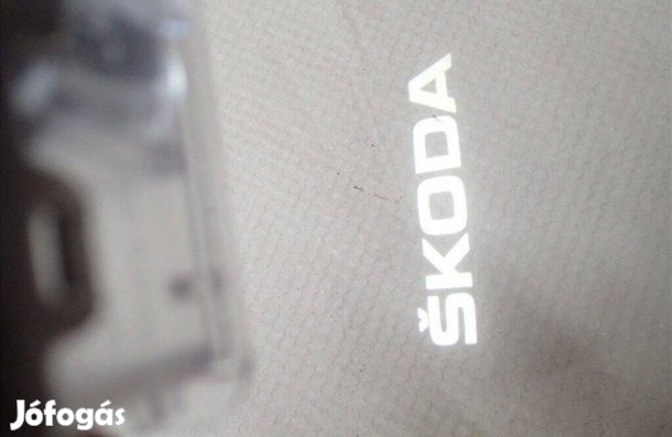 Skoda Octavia Superb Karoq kodiaq gyári kilépőfény 5E3052133 5E3052144