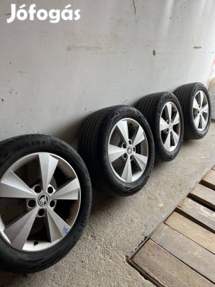 Skoda Octavia gyári alufelni 205 55 16 Continental nyárigumival eladó