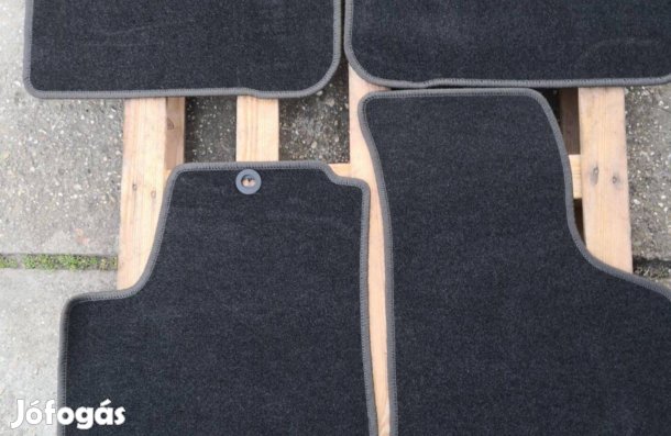 Skoda Octavia szövet szőnyeg