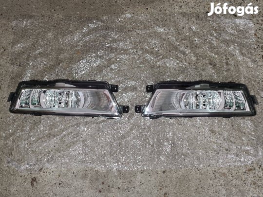 Skoda Rapid gyári új első ködlámpa +led menetfény 5JA.941.699B és 700B