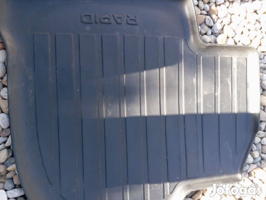 Skoda Rapid hátsó lábtörlő pár