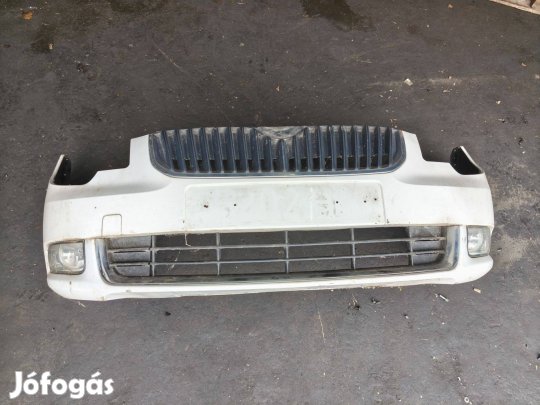 Skoda Superb II 2 2008-2013 első lökhárító részeivel