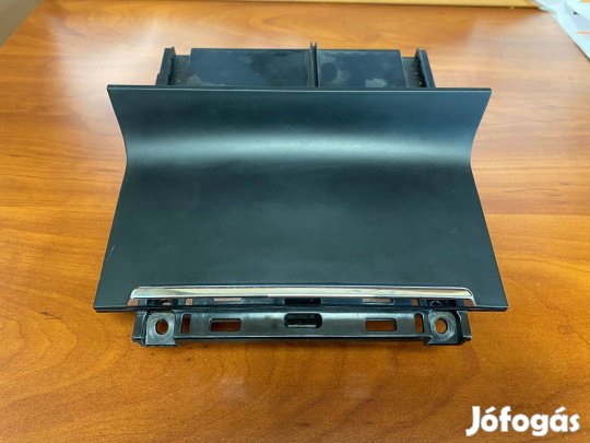 Skoda Superb első hamutartó