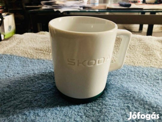 Skoda fehér porcelán bögre