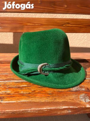 Smaragdzöld kalap