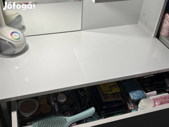 Sminkasztal 