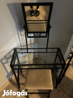 Sminkasztal/ Fésülködő asztal