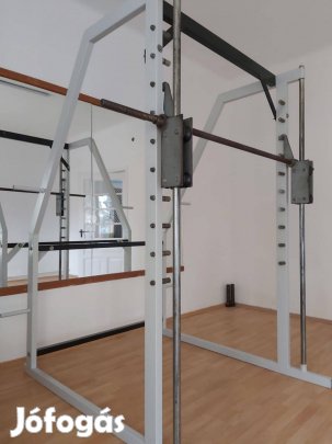 Smith-gép edzőteremböl