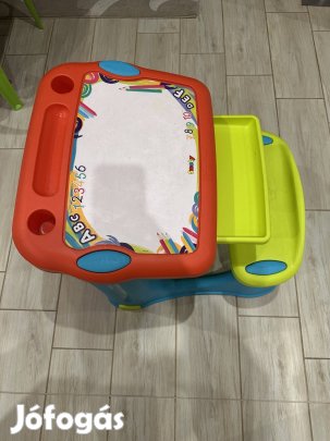 Smoby gyermek íróasztal
