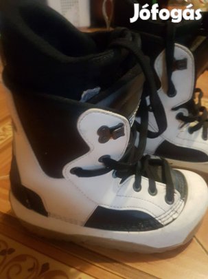 Snowboard bakancs 35 Crazy creek eladó