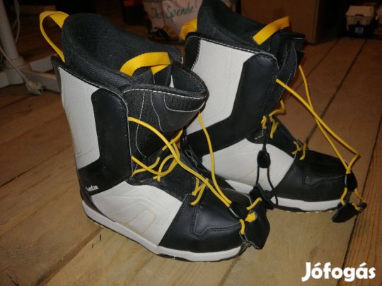 Snowboard bakancs 36os
