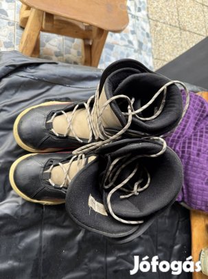 Snowboard bakancs 44- és méret