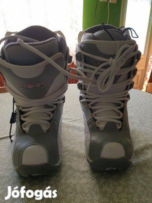 Snowboard csizma 40