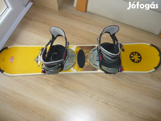 Snowboard deszka Head kötéssel.127