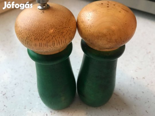 Só szóró és bors őrlő