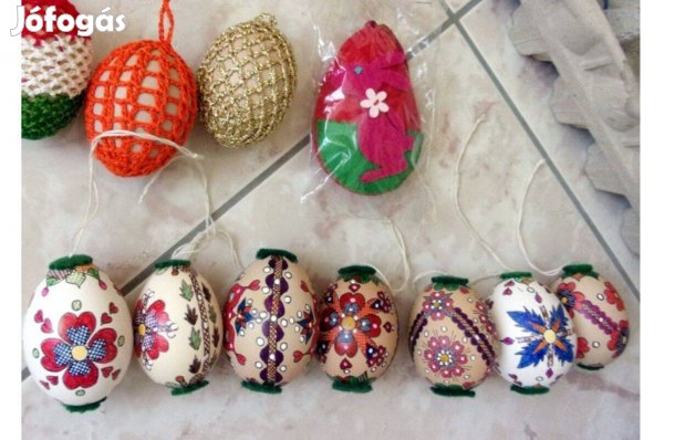 Sokféle húsvéti tojás valódi fújt tojás festett tojás horgolt tojás