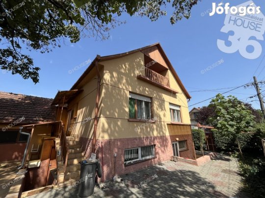 Solti 149 nm-es ház eladó