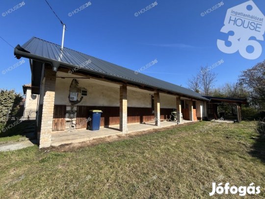 Solton 3 szobás felújítandó családi ház eladó!