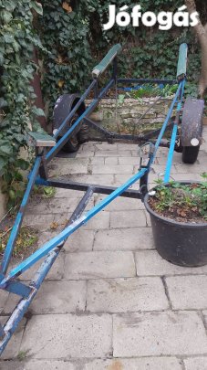 Sólya vagy tároló kocsi 