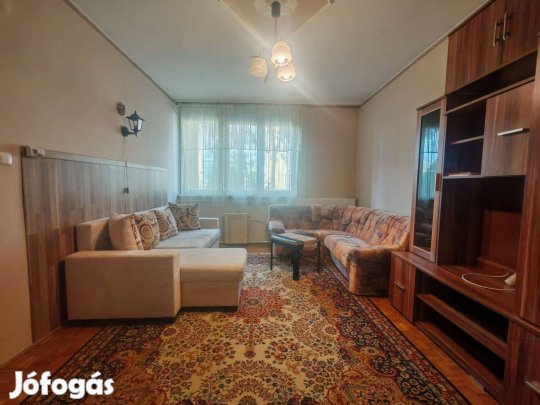 Sólyom utcában, földszinti alacsony rezsijű garzonlakás