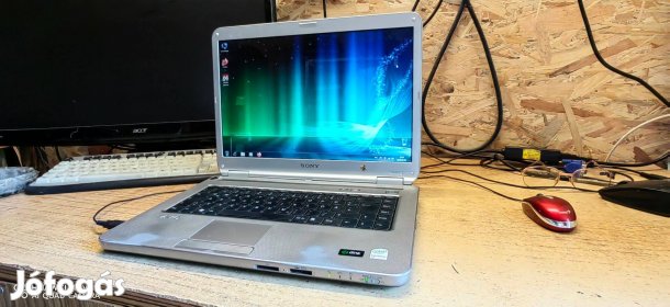 Sony 2mag,4gb ram,320gb,wifi,win7 64-bit