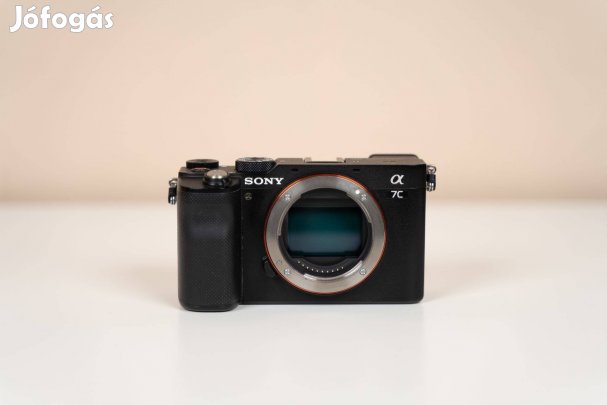 Sony 7C + 2 db aksi + töltő + 128GB kártya