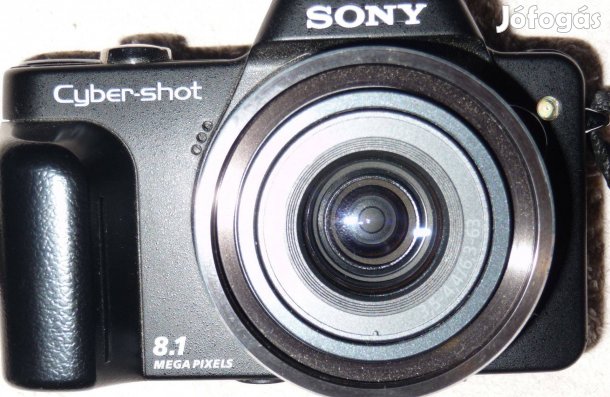 Sony Cyber-shot digitális fényképezőgép összes tartozékával