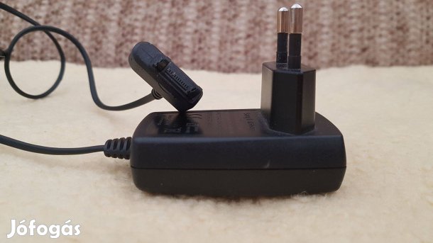 Sony Ericsson CST-60 mobiltelefon gyári töltő , adapter