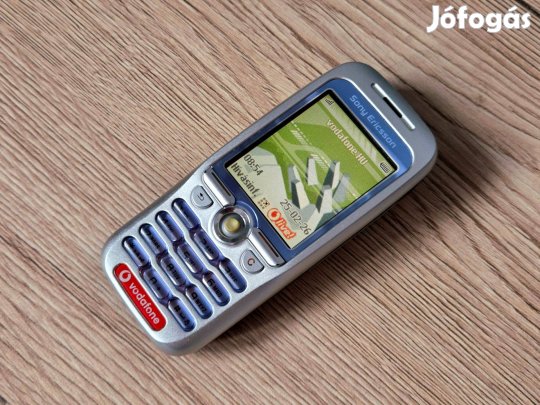 Sony Ericsson F500i , magyar nyelvű , Szép állapotú
