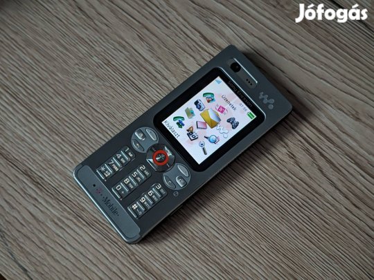 Sony Ericsson W880i , Szép állapotú , magyar nyelvű