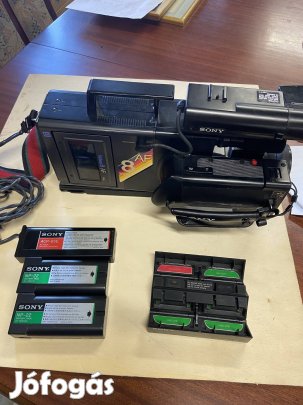 Sony Video 8 AF PAL kamera + 2 akku + töltő