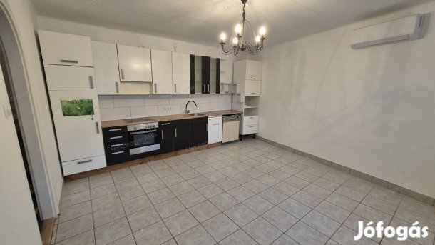 SopronAranyhegyen eladó felújított, 4 szobás, kertkapcsolatos otthon