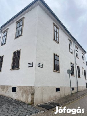 Sopron Szent Mihály utca 2 eladó lakás!