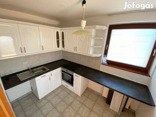 Sopron, Besenyő utcai tégla lakás eladó