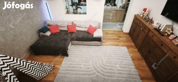 Sopronba belváros közeli, felújitott ingatlan eladó