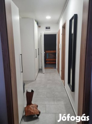 Sopronban a Jegenyesoron kiadó lakás