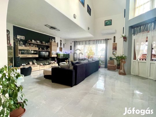 Sopronban családbarát környezetben eladó ház!