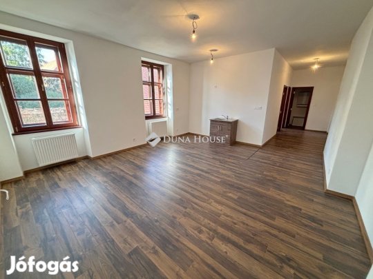 Soproni 59 nm-es lakás eladó