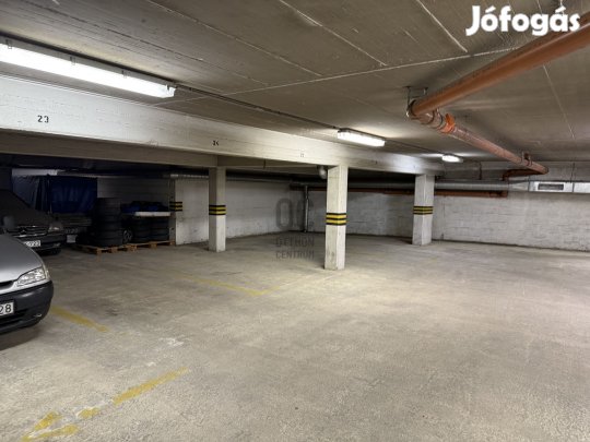 Soproni eladó garázs