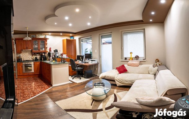 Sorházi lakás központi helyen Vecsésen!